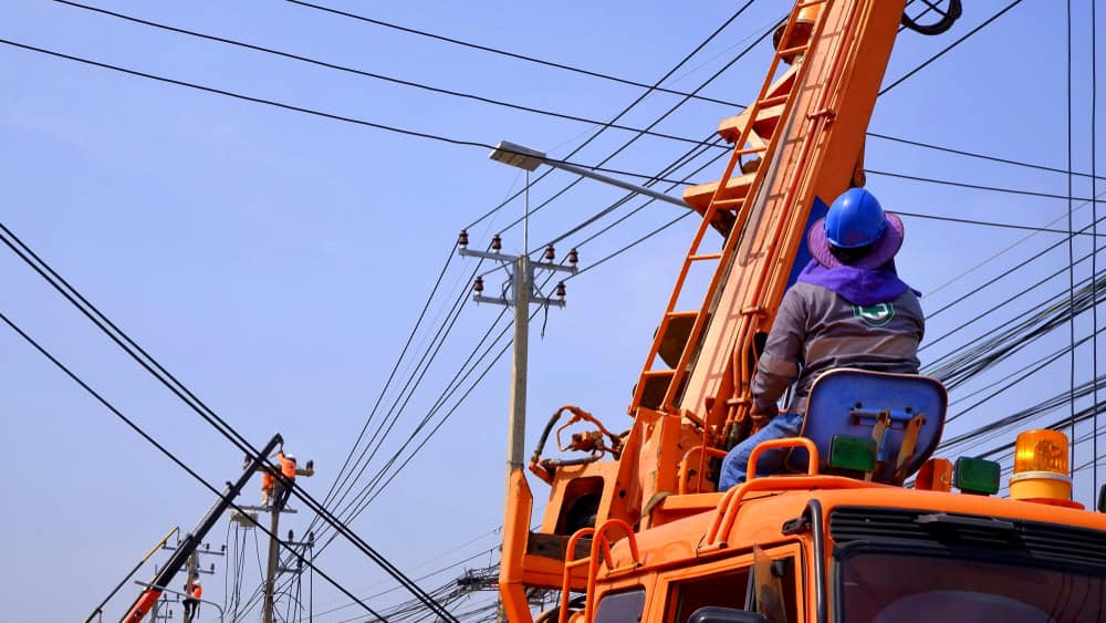 Tips For Mobile Crane Operations Near Overhead Power Lines